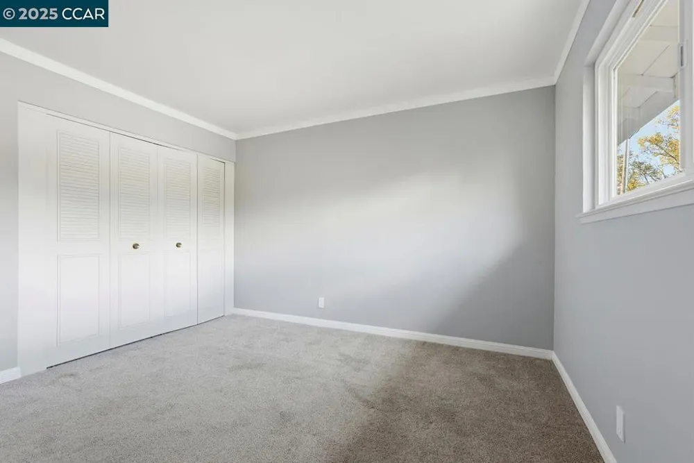 37 Miramonte Dr Moraga, CA 94556