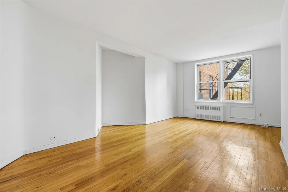 60-11 Broadway #4N Woodside, NY 11377