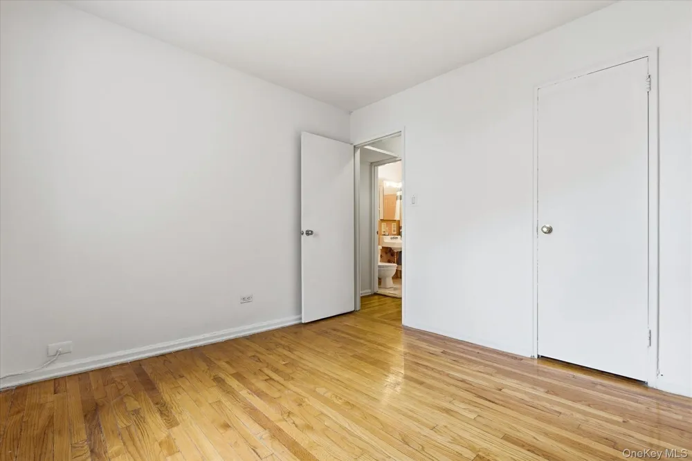 60-11 Broadway #4N Woodside, NY 11377
