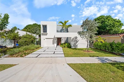 2127 SW 11th Ter