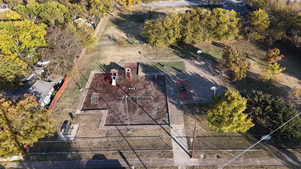 4009 Hammerly Drive Dallas, TX 75212