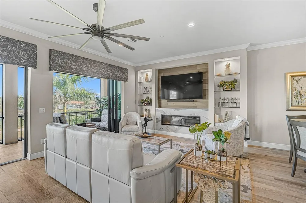 205 E VENICE AVENUE Venice, FL 34285