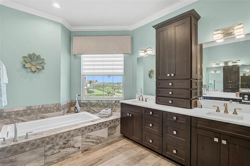 205 E VENICE AVENUE Venice, FL 34285