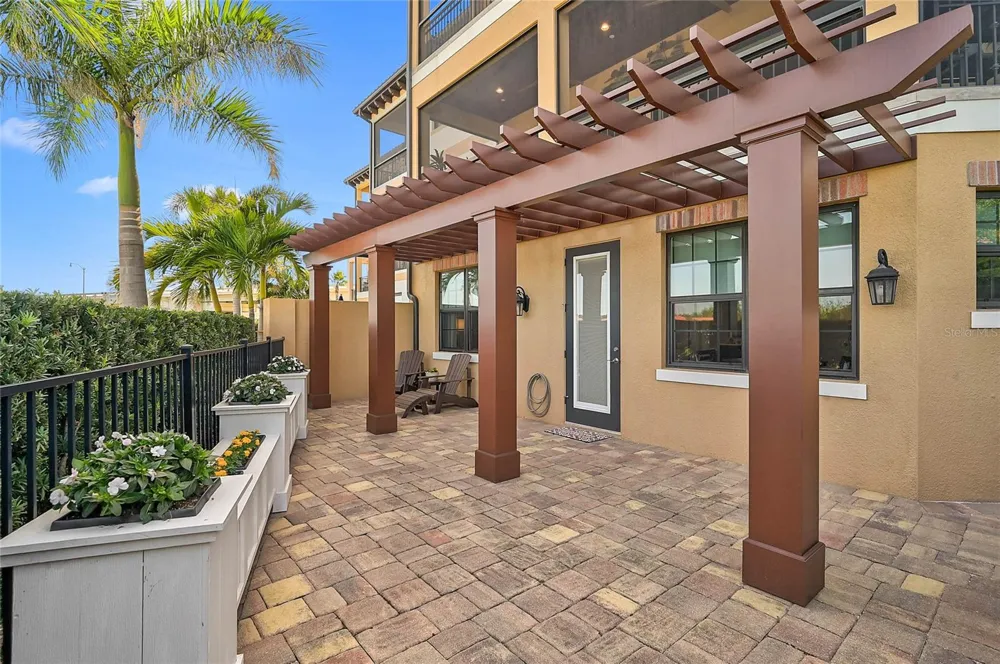 205 E VENICE AVENUE Venice, FL 34285