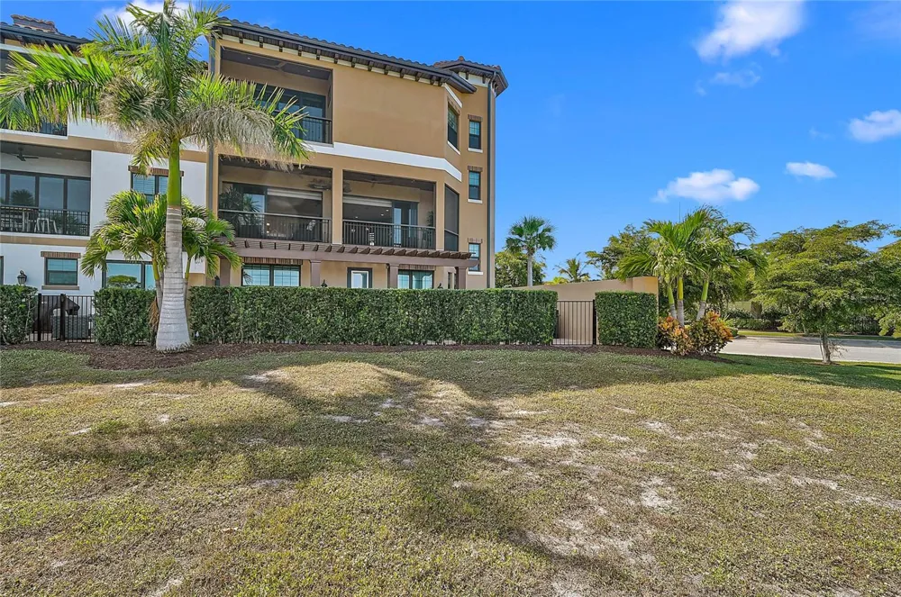 205 E VENICE AVENUE Venice, FL 34285