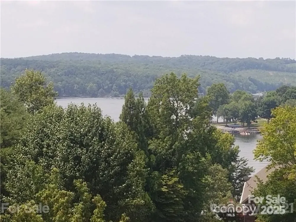 176 Mallard Drive Badin Lake, NC 28127