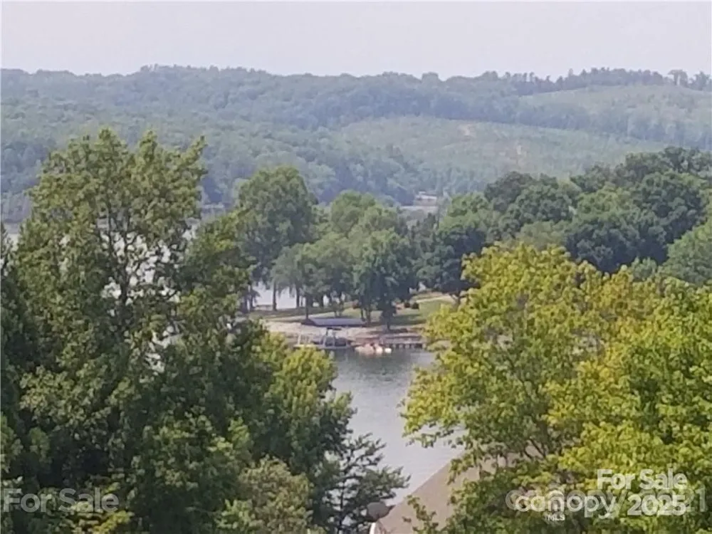 176 Mallard Drive Badin Lake, NC 28127