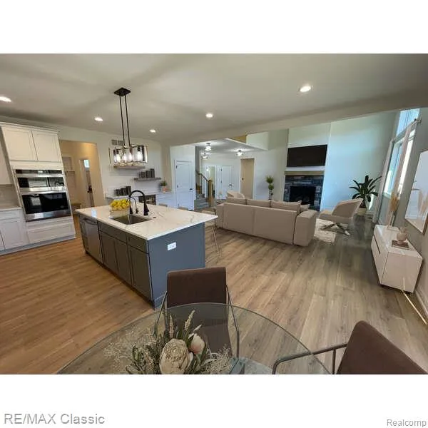 331 Dawson Milford Charter Township, MI 48381