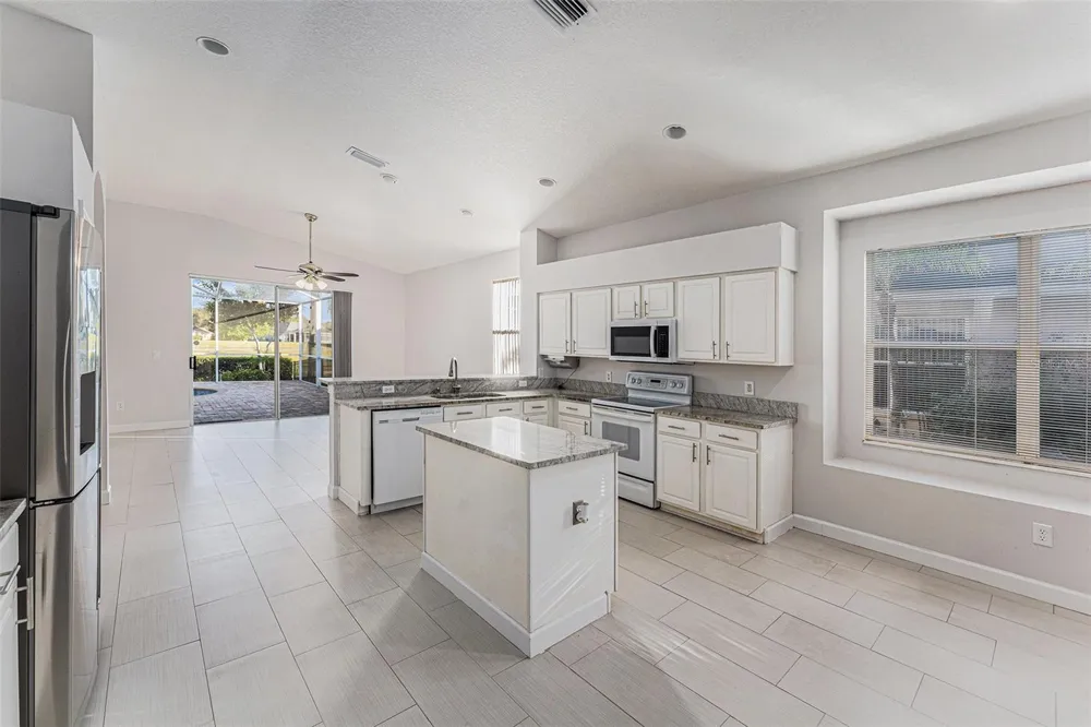 3316 STONEBRIDGE TRAIL Valrico, FL 33596