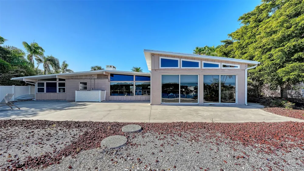 355 S SHORE DRIVE Sarasota, FL 34234
