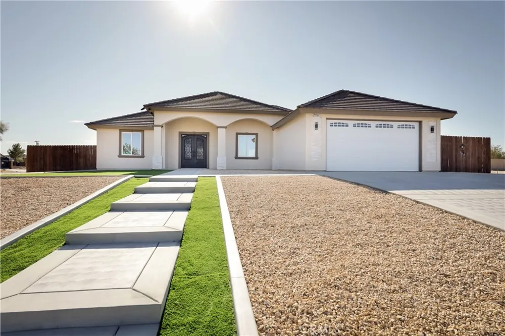 21724 Darrow California City, CA 93505