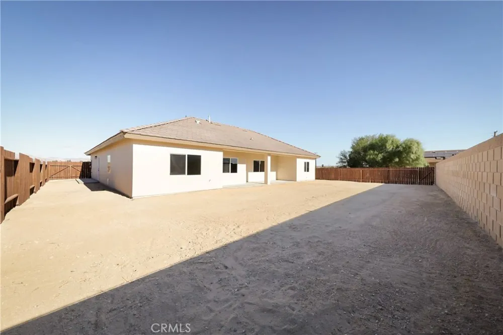 21724 Darrow California City, CA 93505