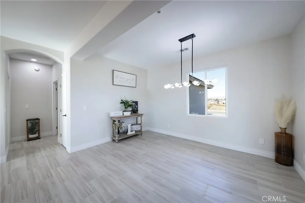 21724 Darrow California City, CA 93505