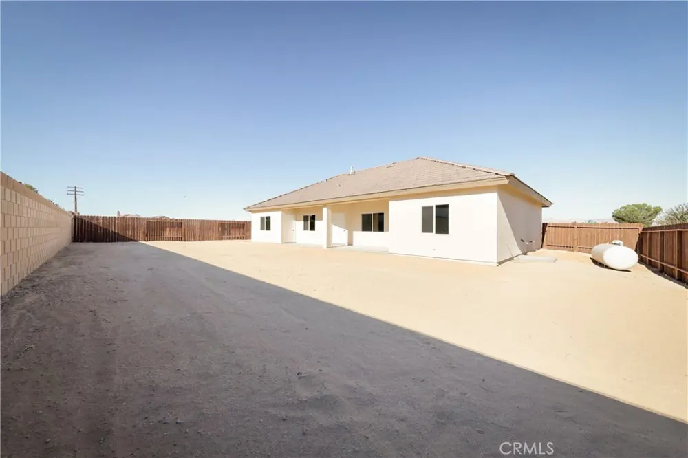 21724 Darrow California City, CA 93505