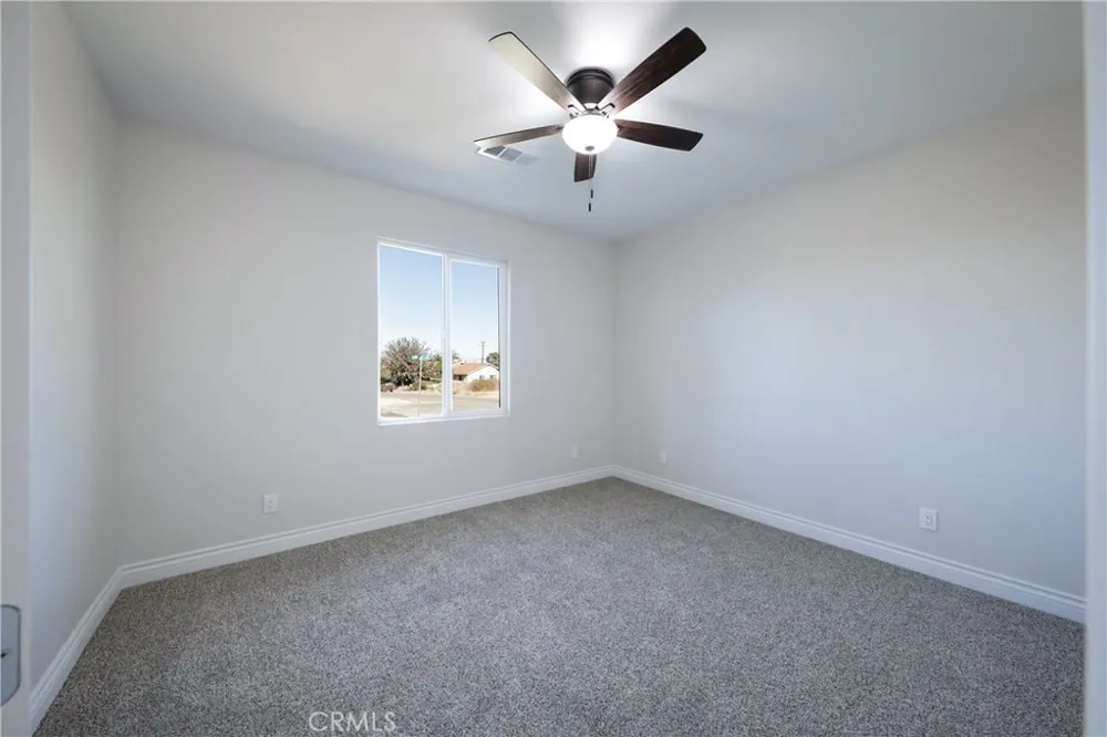 21724 Darrow California City, CA 93505
