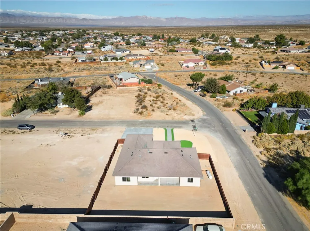 21724 Darrow California City, CA 93505