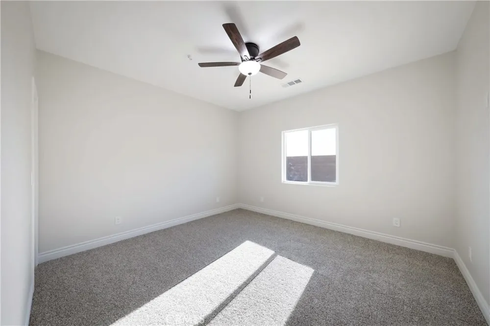 21724 Darrow California City, CA 93505