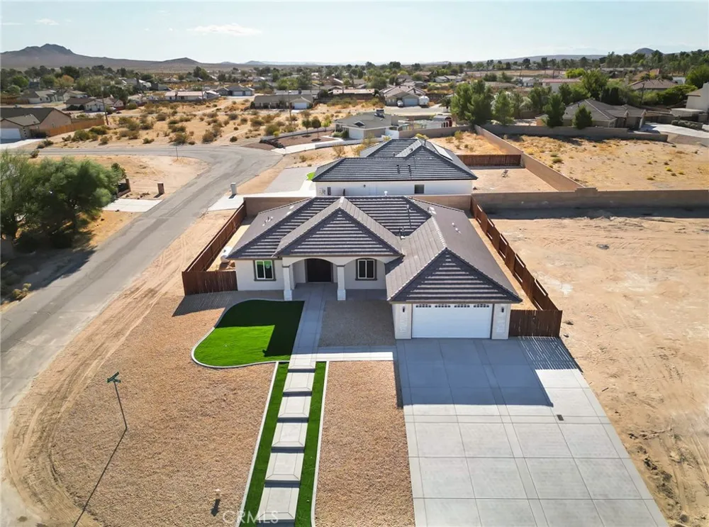 21724 Darrow California City, CA 93505