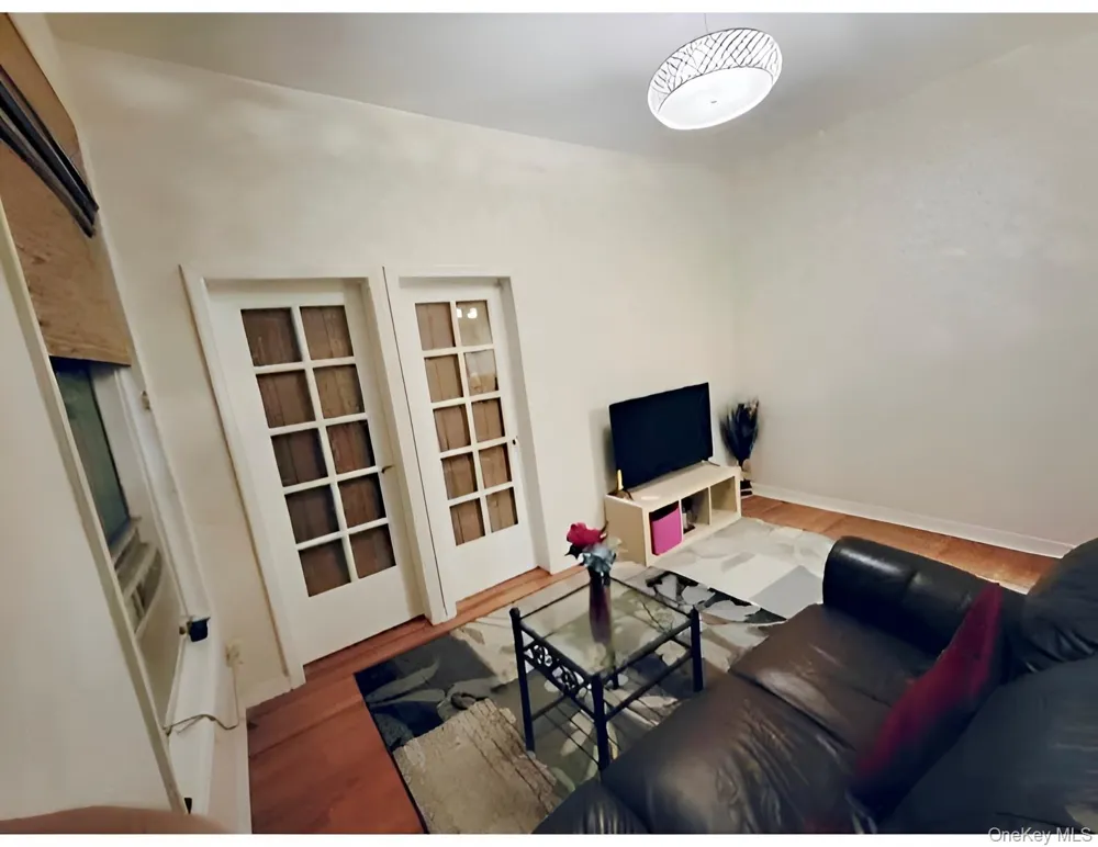 324 E 50th Street #3A New York (Manhattan), NY 10022