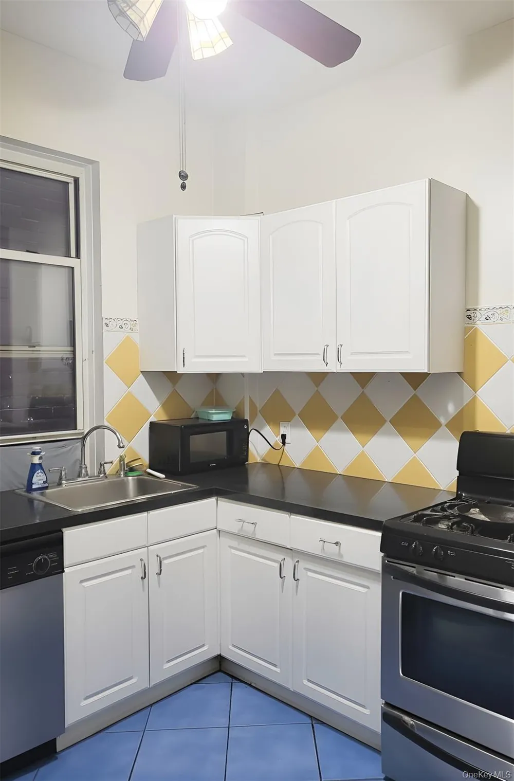 324 E 50th Street #3A New York (Manhattan), NY 10022