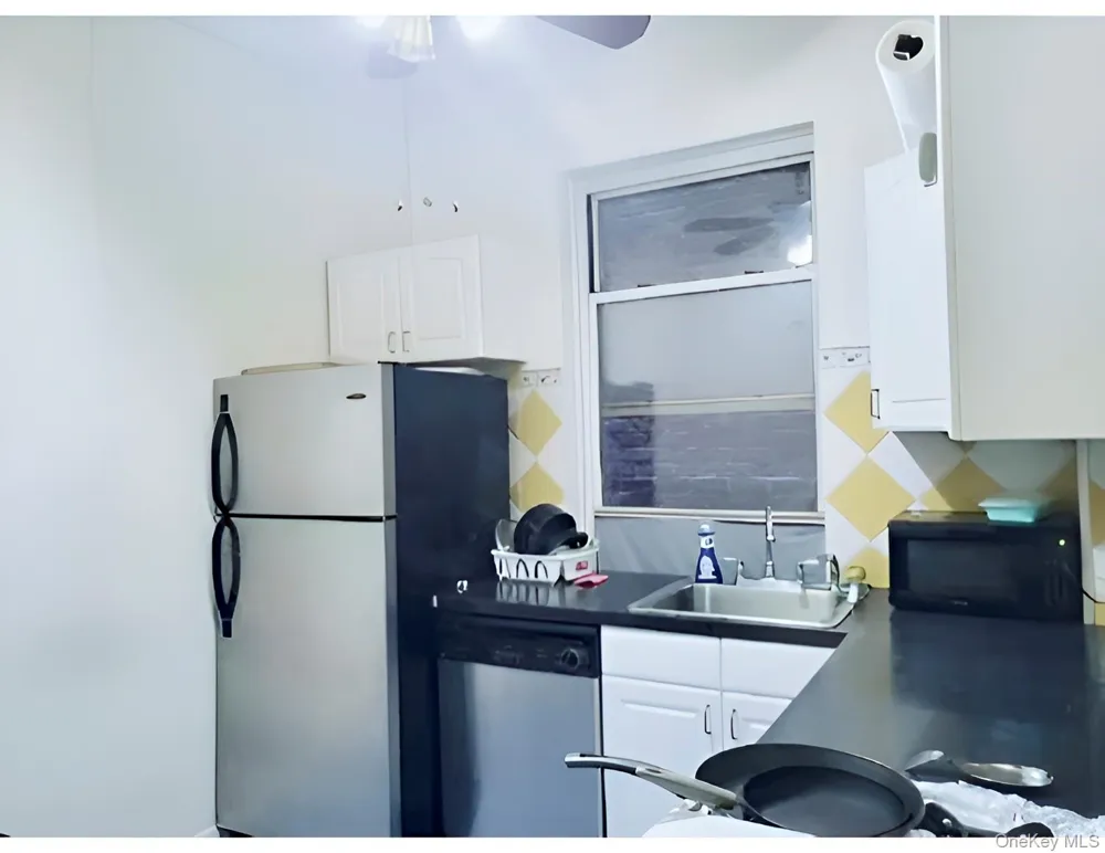 324 E 50th Street #3A New York (Manhattan), NY 10022