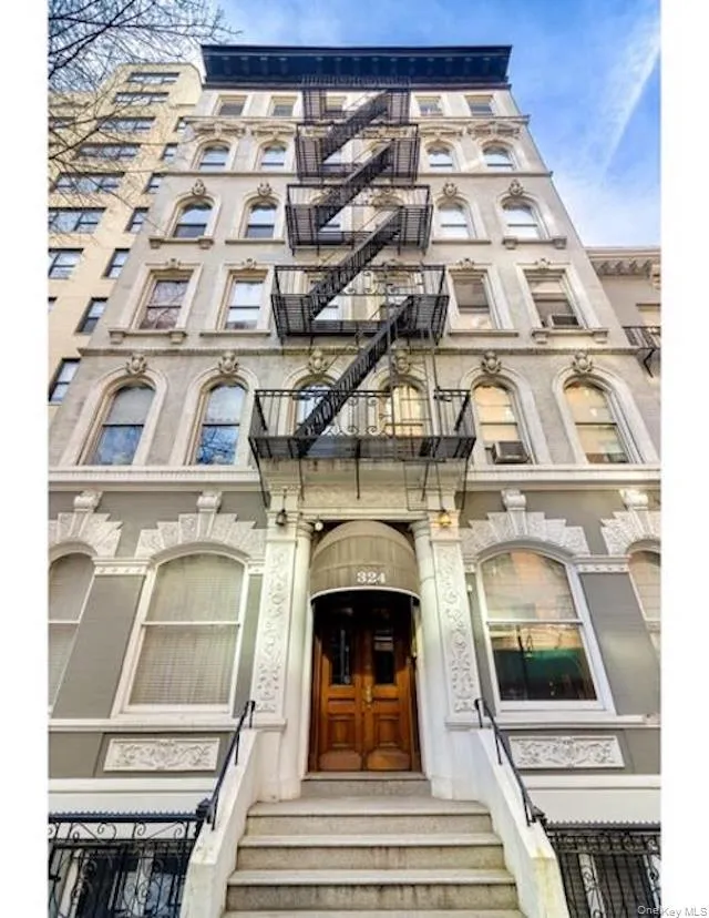 324 E 50th Street #3A New York (Manhattan), NY 10022