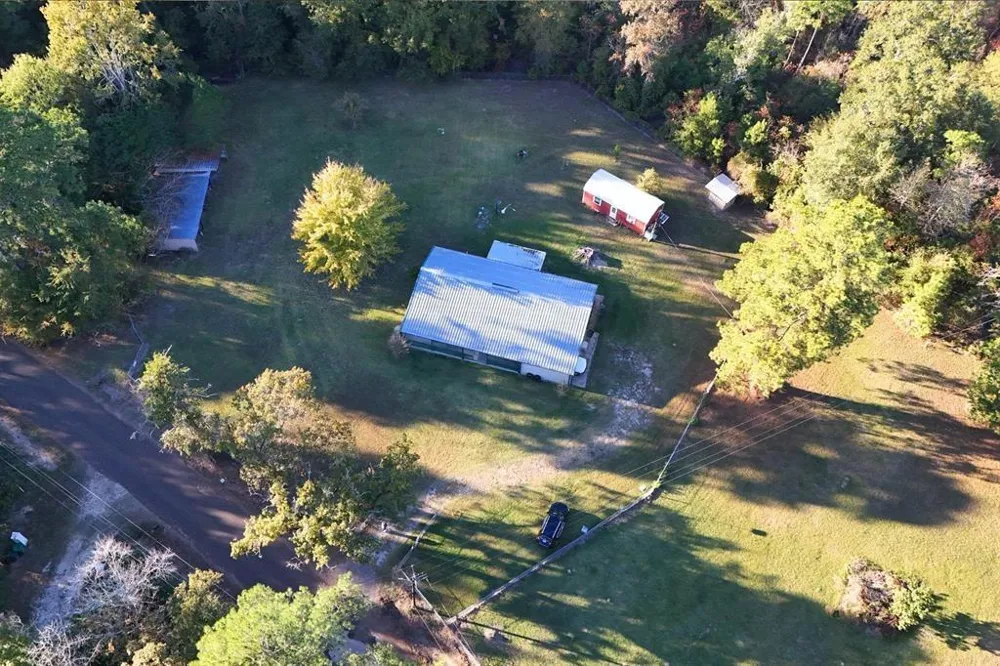 1493 Mollywood Road Zavalla, TX 75980