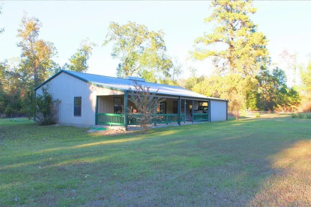1493 Mollywood Road Zavalla, TX 75980