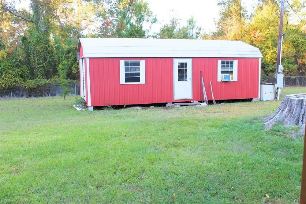 1493 Mollywood Road Zavalla, TX 75980