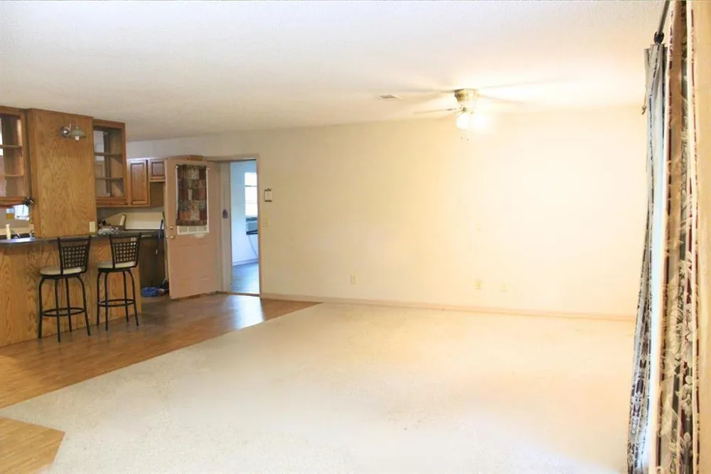 1493 Mollywood Road Zavalla, TX 75980