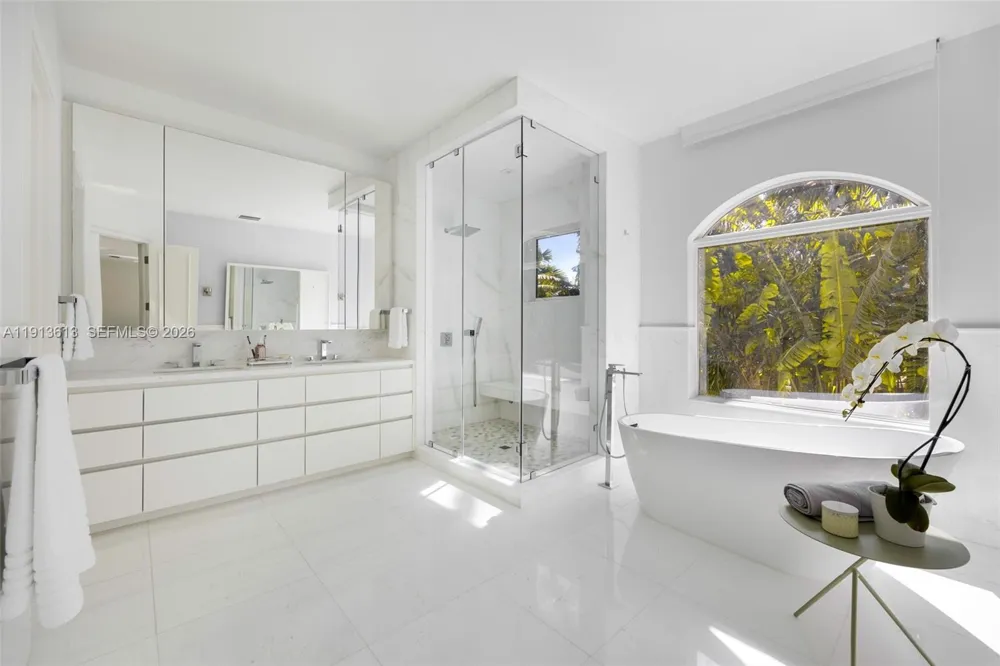 2760 Brickell Ct #2760 Miami, FL 33129