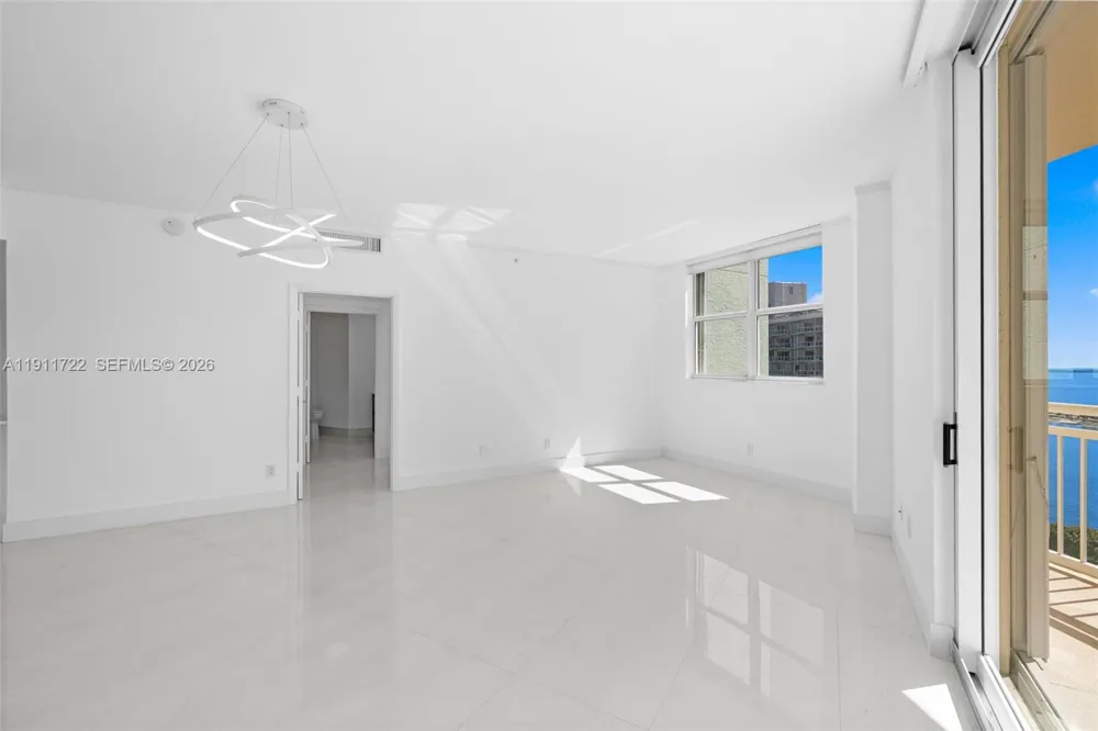 2475 Brickell Ave #1907 Miami, FL 33129