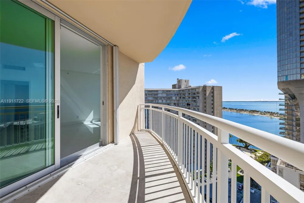 2475 Brickell Ave #1907 Miami, FL 33129
