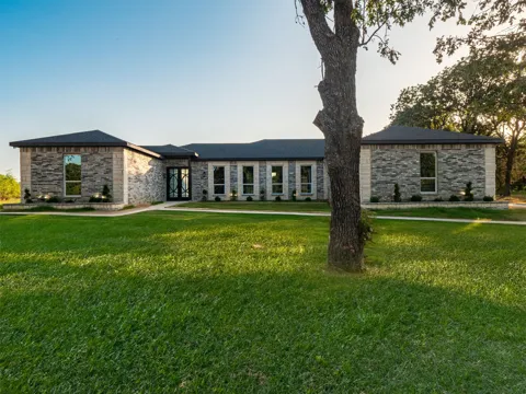 133 Crestview Drive