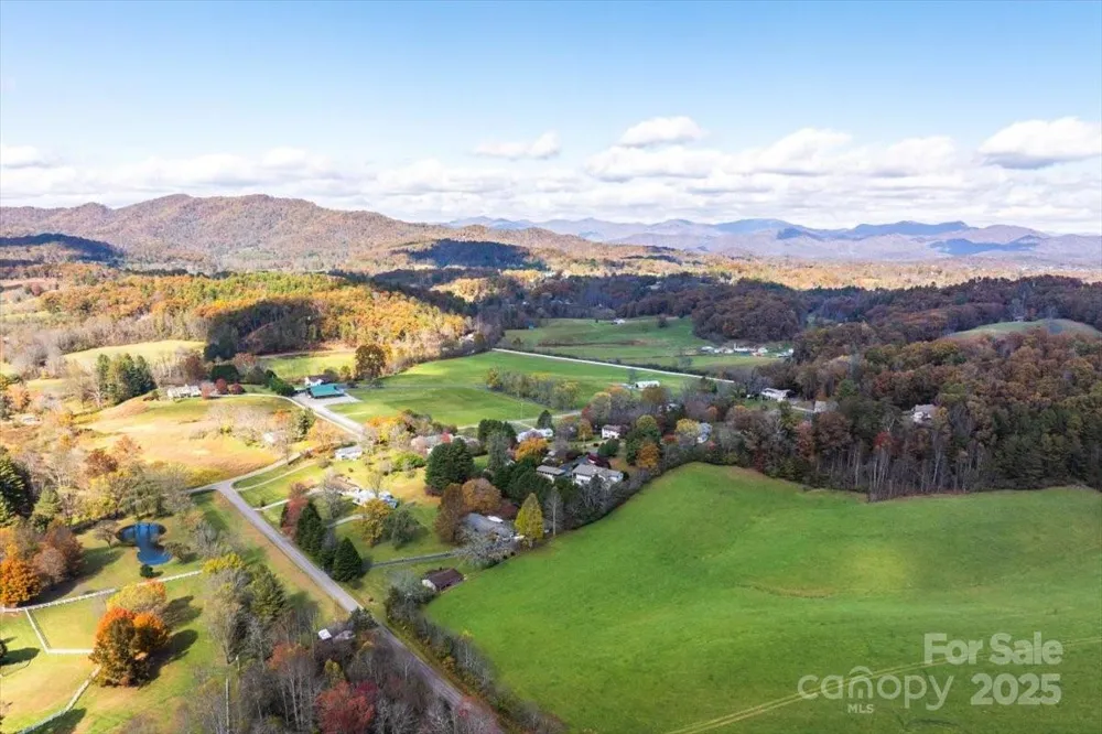 87 Prater Cove Road Franklin, NC 28734