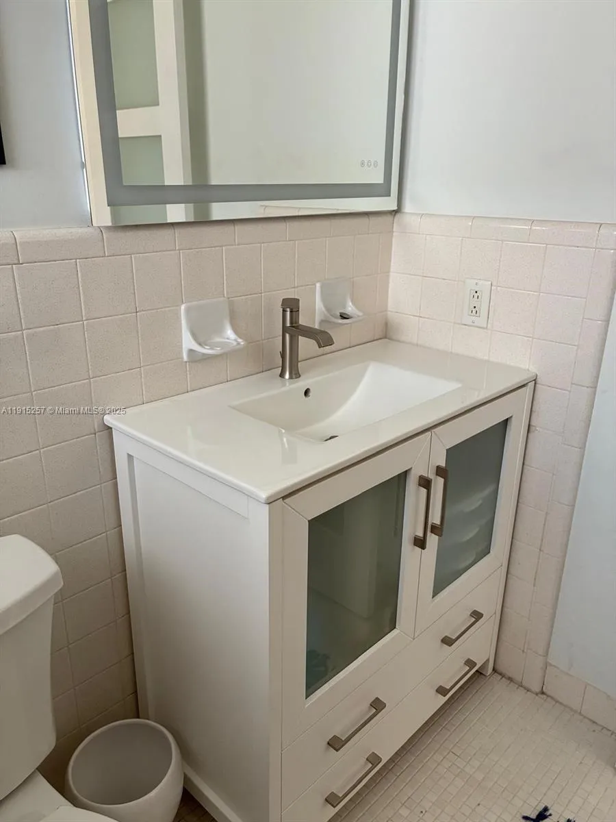 2050 NE 39th St #311 NORTH Lighthouse Point, FL 33064