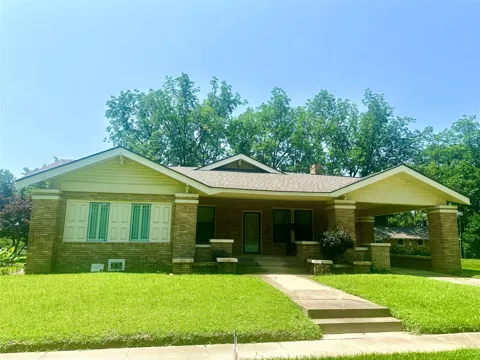 2276 Main Street
