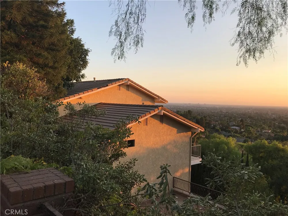 11393 La Vereda Drive North Tustin, CA 92705