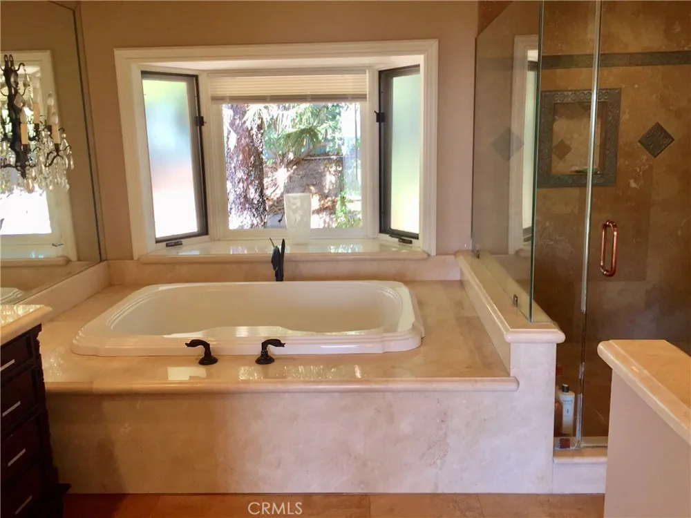 11393 La Vereda Drive North Tustin, CA 92705