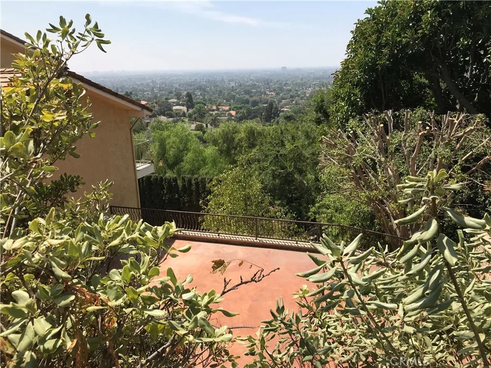 11393 La Vereda Drive North Tustin, CA 92705