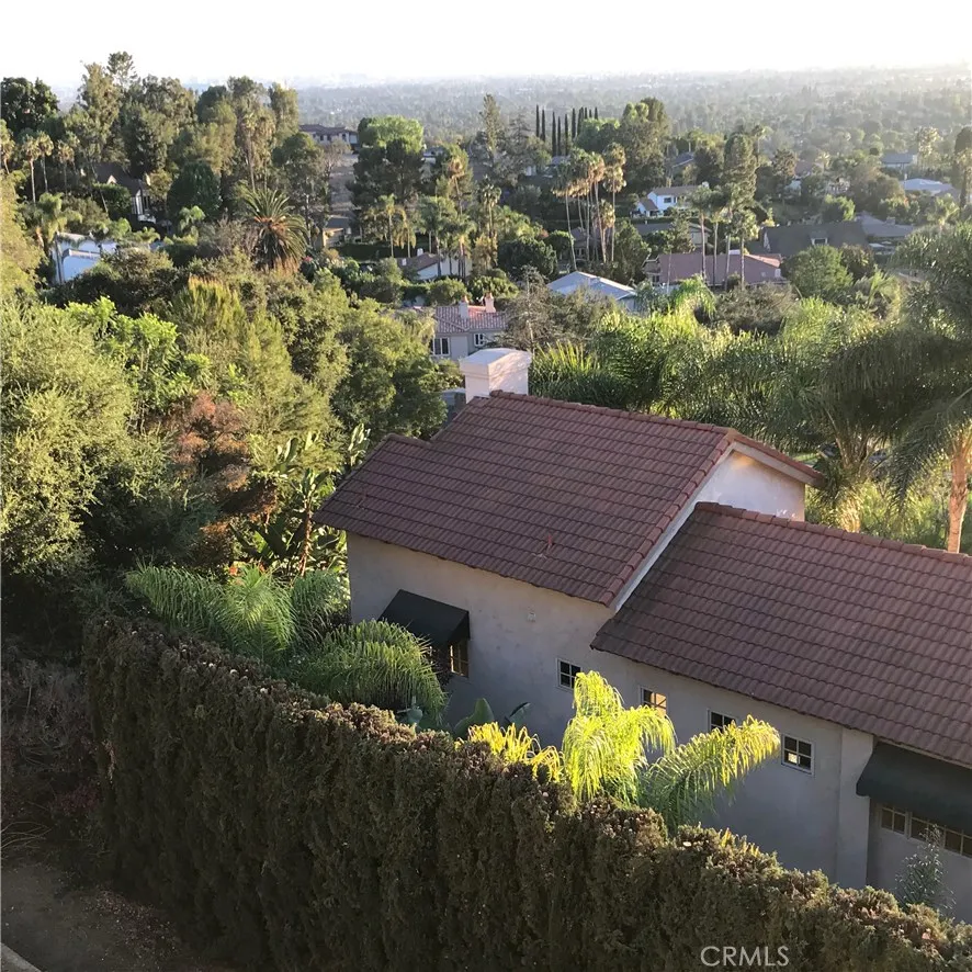 11393 La Vereda Drive North Tustin, CA 92705