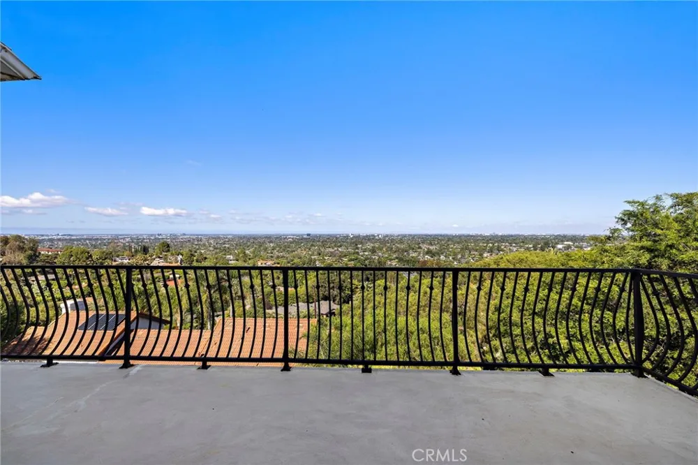 11393 La Vereda Drive North Tustin, CA 92705