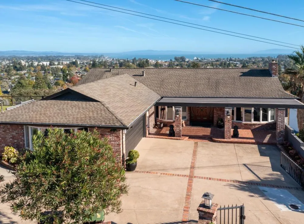 902 Laurent Street Santa Cruz, CA 95060