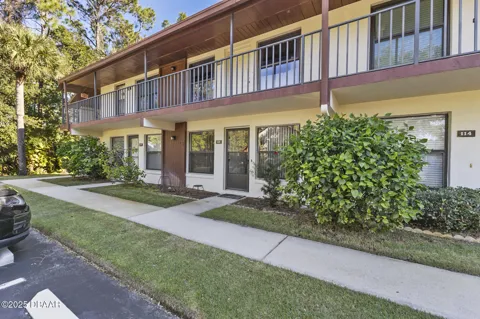 112 Lacosta Lane #115