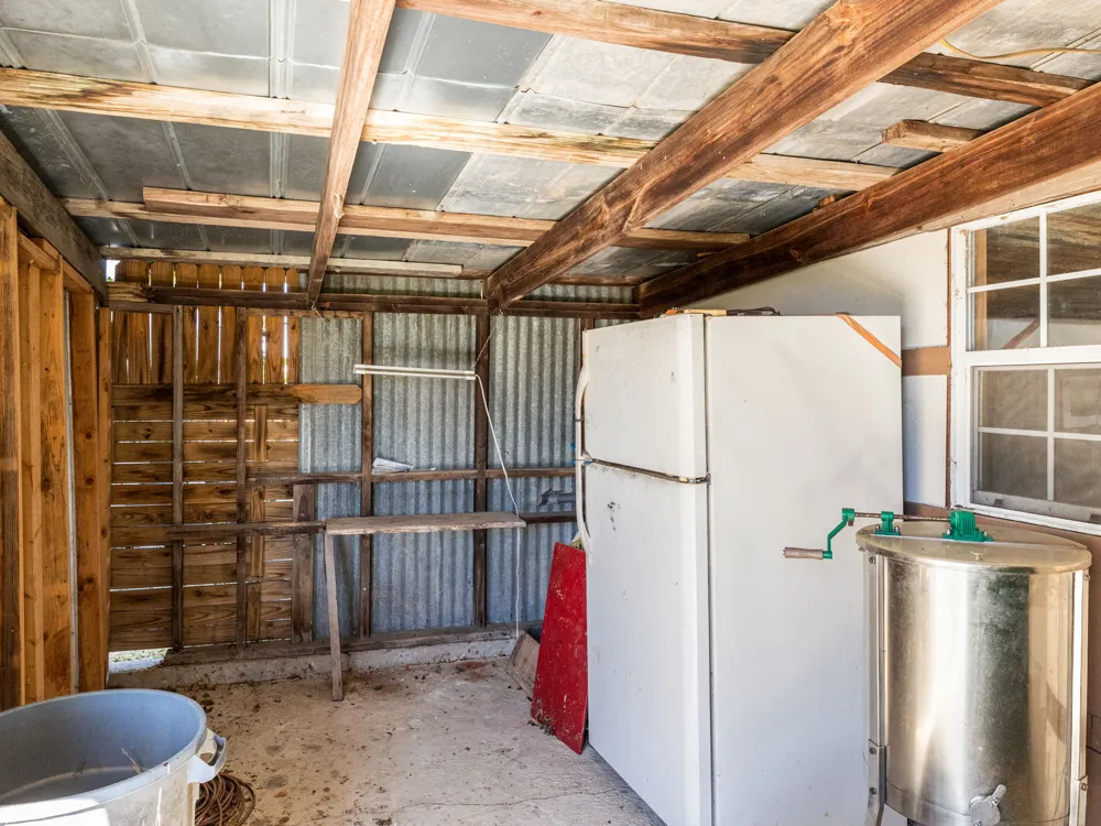 1150 County Road 432 Taylor, TX 76574