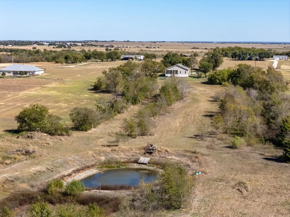 1150 County Road 432 Taylor, TX 76574