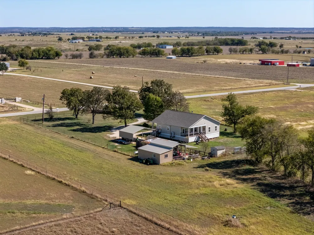 1150 County Road 432 Taylor, TX 76574