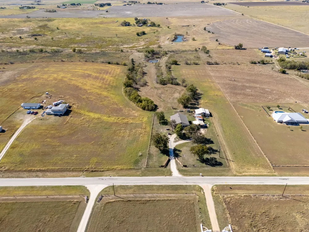 1150 County Road 432 Taylor, TX 76574