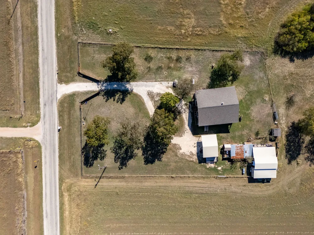 1150 County Road 432 Taylor, TX 76574