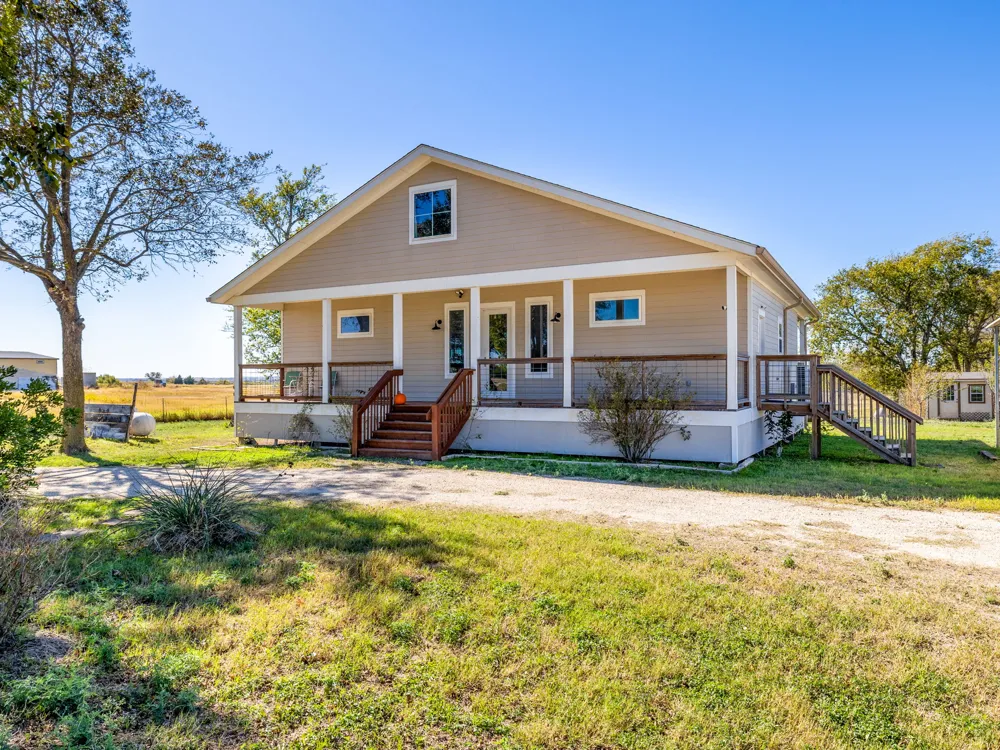 1150 County Road 432 Taylor, TX 76574